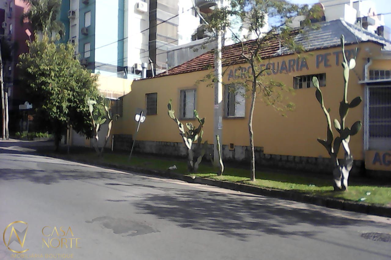 Casa à venda com 3 quartos, 300m², 2 vagas, Avenida dos Cubanos no bairro Partenon em Porto Alegre