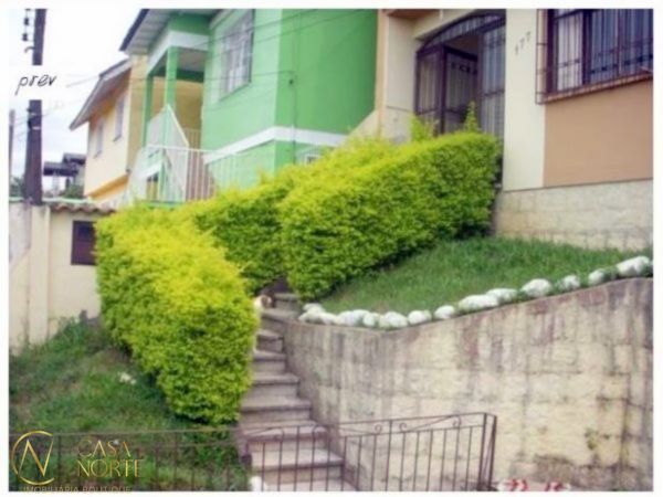 Sobrado à venda com 3 quartos, 240m², 1 suíte, 1 vaga, Rua Doutor Breno Dias de Castro no bairro Partenon em Porto Alegre