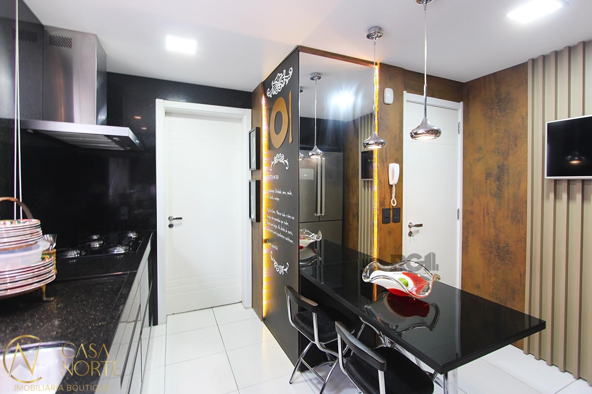 Apartamento à venda com 3 quartos, 159m², 3 suítes, 3 vagas, Rua Dona Augusta no bairro Menino Deus em Porto Alegre