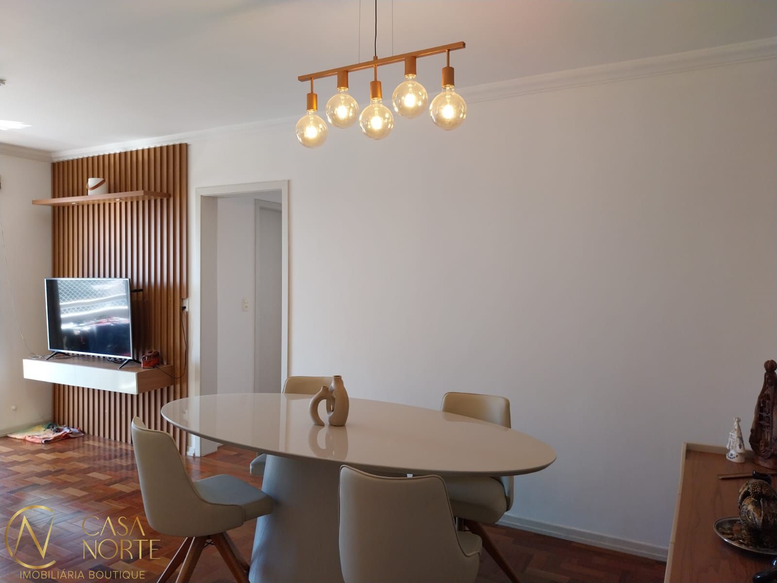 Apartamento à venda com 2 quartos, 71m², 1 vaga, Rua Gomes Jardim no bairro Santana em Porto Alegre