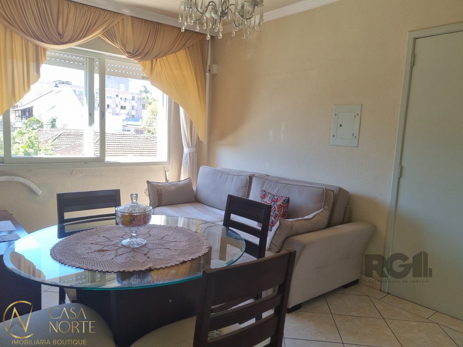 Apartamento à venda com 2 quartos, 58m², 1 vaga, Rua Santa Isabel no bairro Bom Jesus em Porto Alegre
