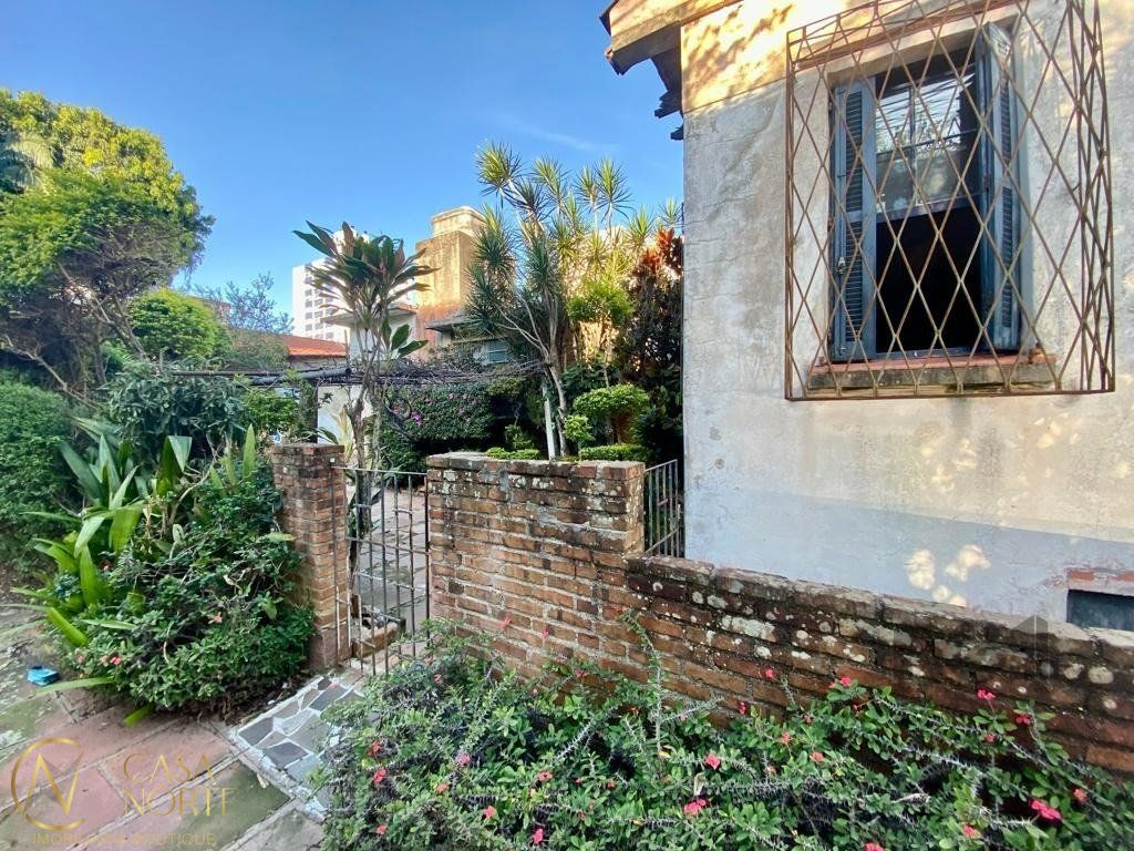 Casa à venda com 6 quartos, 118m², Rua Gomes Jardim no bairro Santana em Porto Alegre