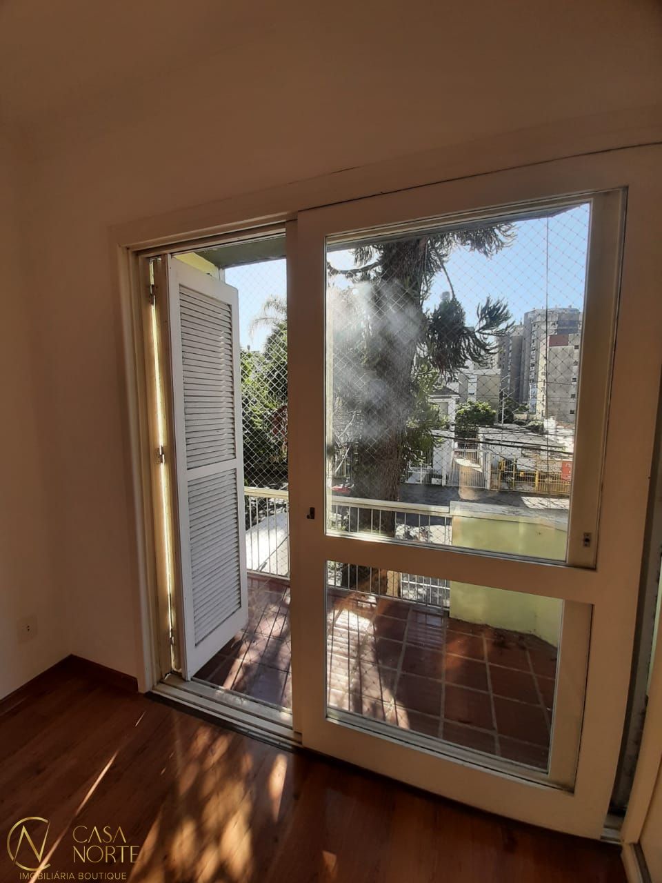 Apartamento à venda com 2 quartos, 62m², 1 vaga, Avenida Lavras no bairro Petrópolis em Porto Alegre