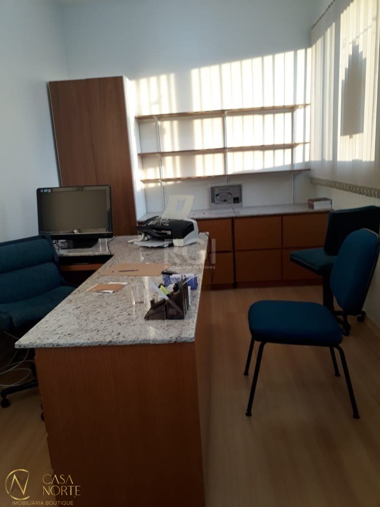 Sala Comercial à venda com 1 quarto, 20m², Avenida Cristóvão Colombo no bairro Moinhos de Vento em Porto Alegre
