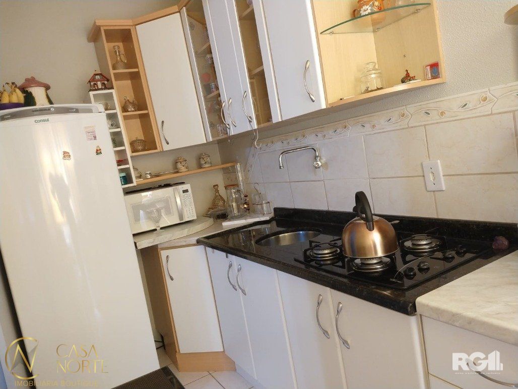 Apartamento à venda com 1 quarto, 32m², 1 vaga, Rua Doutor João de Deus Vaz da Silva no bairro Santo Antônio em Porto Alegre