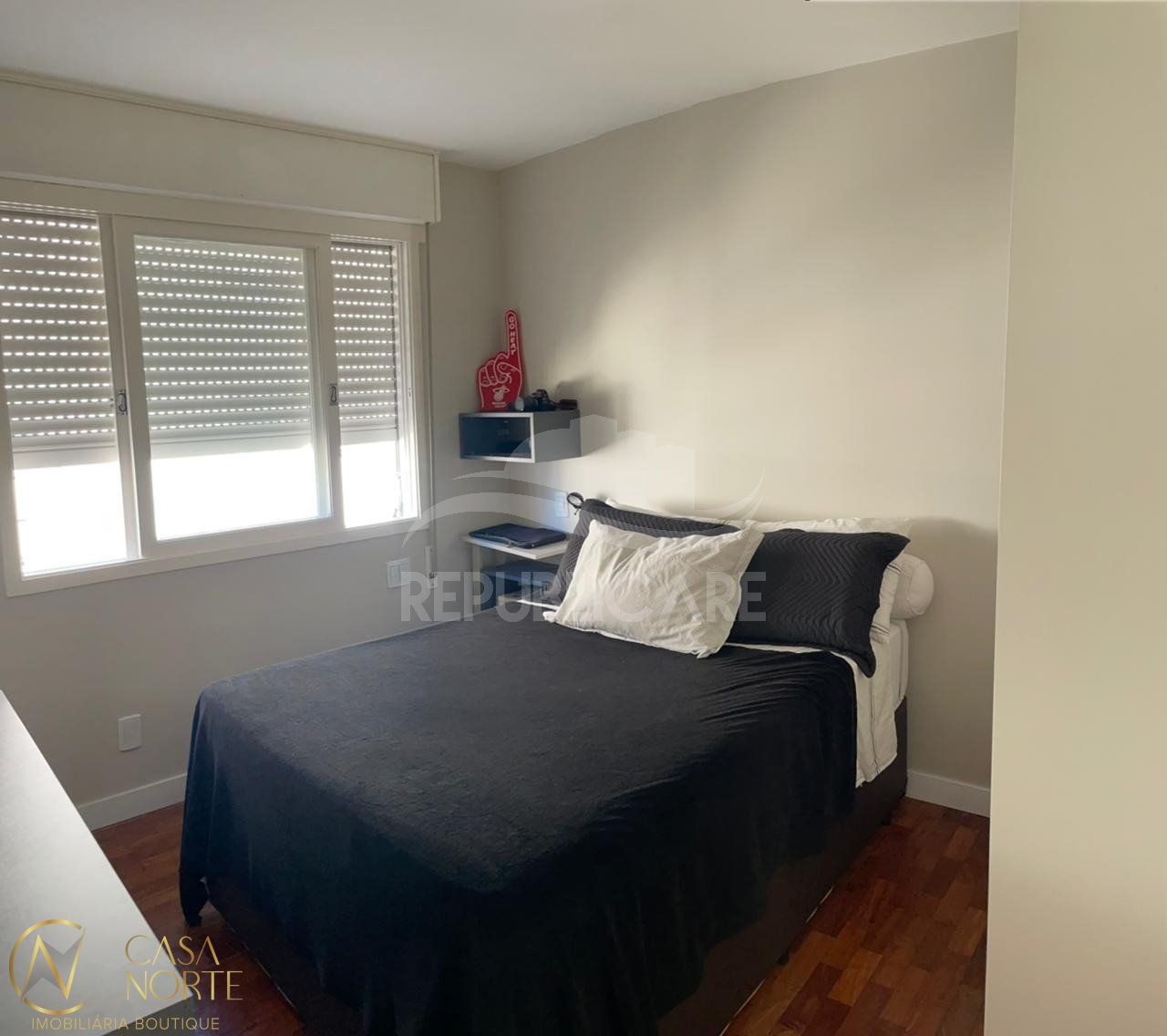Apartamento à venda com 1 quarto, 38m², 1 suíte, 1 vaga, Avenida Alegrete no bairro Petrópolis em Porto Alegre