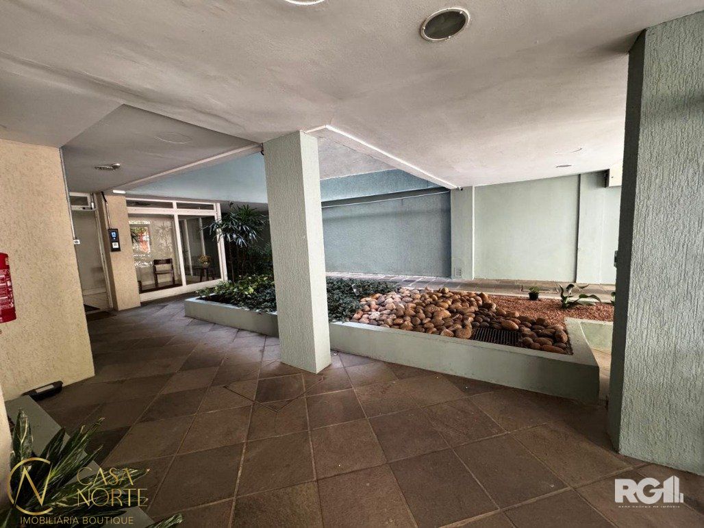 Cobertura à venda com 2 quartos, 75m², 2 suítes, Rua Vinte e Quatro de Maio no bairro Centro Histórico em Porto Alegre
