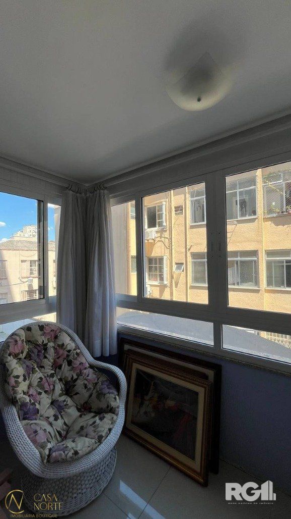 Apartamento à venda com 2 quartos, 77m², 1 vaga, Rua Fernandes Vieira no bairro Bom Fim em Porto Alegre