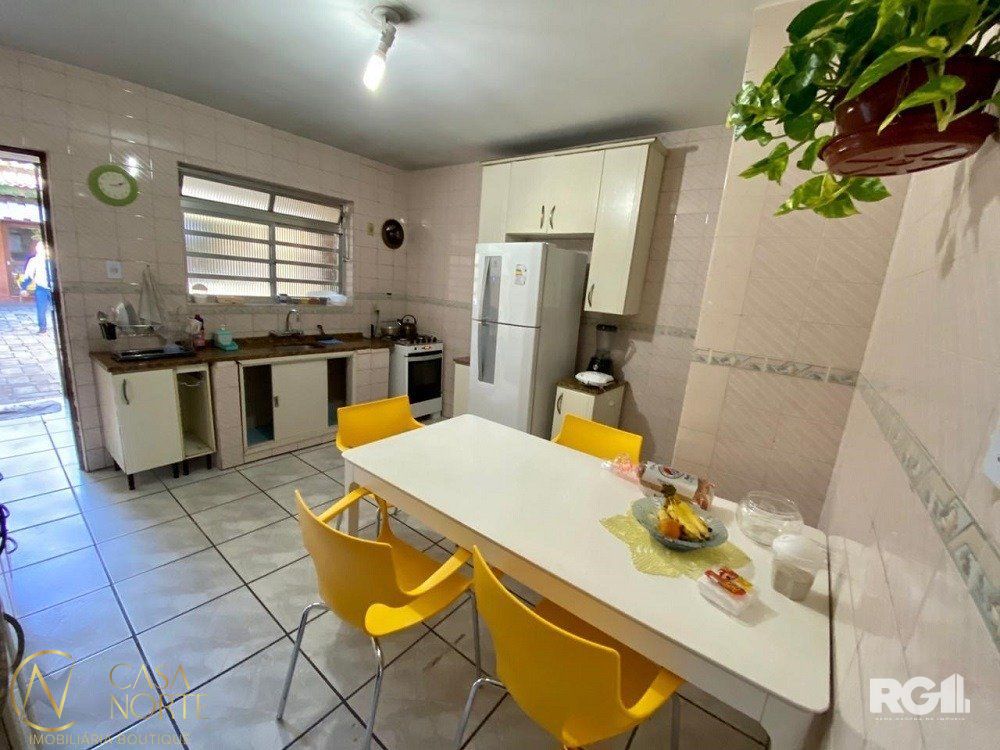 Casa à venda com 3 quartos, 196m², 1 suíte, Rua José do Patrocinio no bairro Cidade Baixa em Porto Alegre
