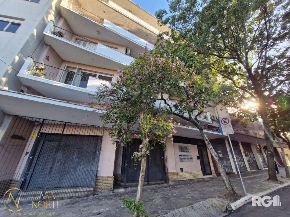 Apartamento à venda com 2 quartos, 71m², Avenida Cristóvão Colombo no bairro Independência em Porto Alegre