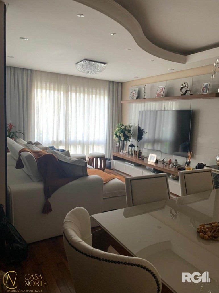 Apartamento à venda com 3 quartos, 98m², 1 vaga, Avenida Teixeira Mendes no bairro Chácara das Pedras em Porto Alegre