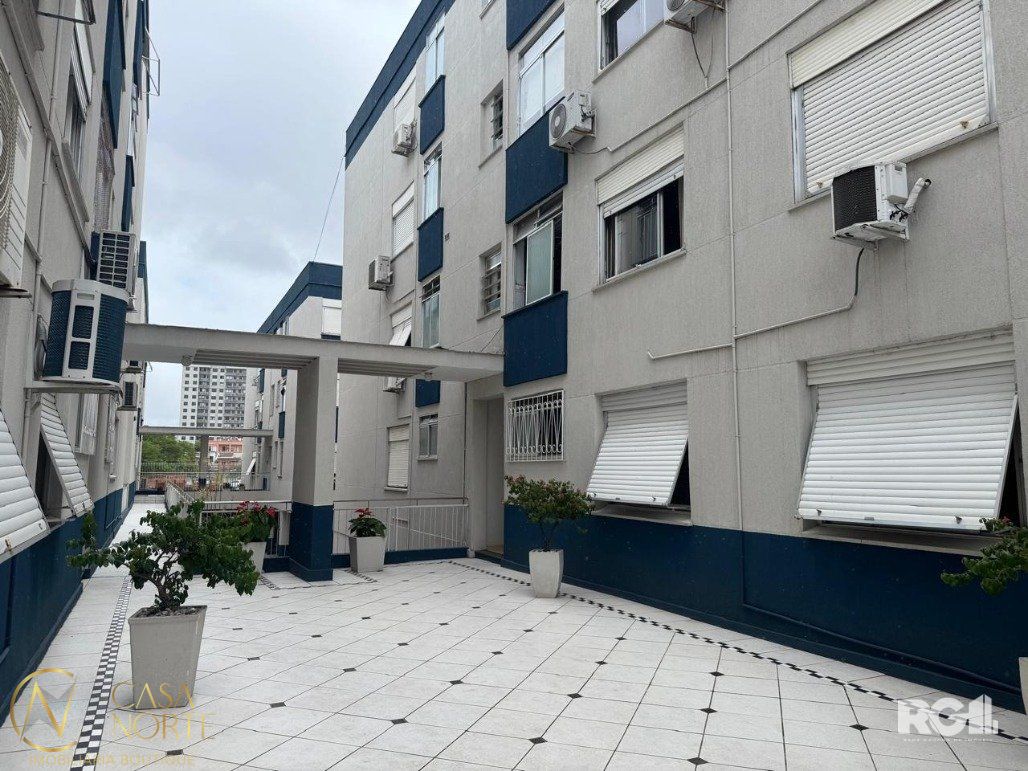 Apartamento à venda com 2 quartos, 58m², Avenida Ipiranga no bairro Azenha em Porto Alegre
