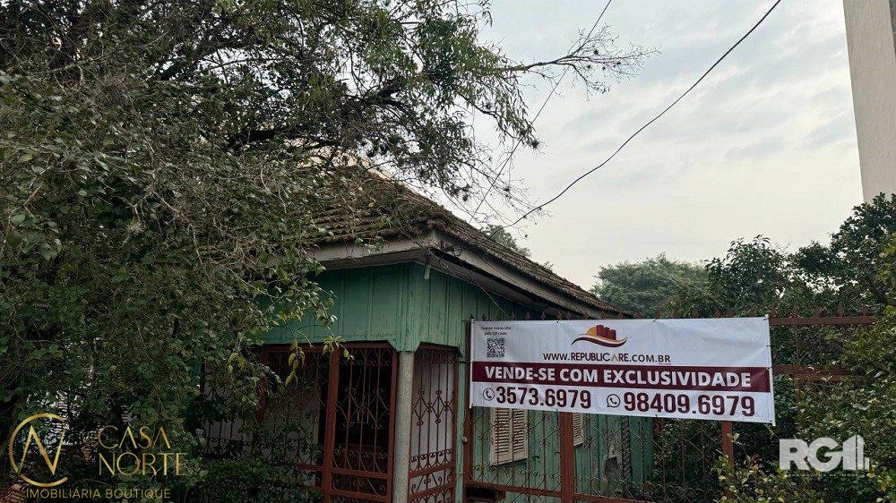 Terreno à venda  com 301m², Travessa Serafim Terra no bairro Jardim  Botânico em Porto Alegre