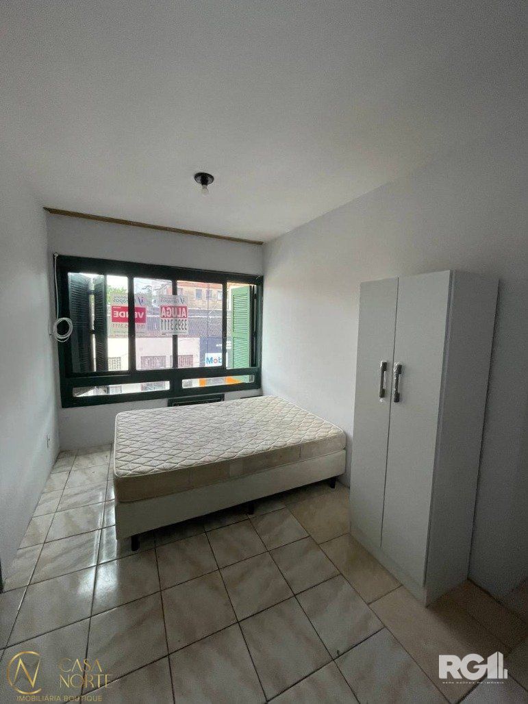 Kitnet à venda com 1 quarto, 26m², Rua Hoffmann no bairro Floresta em Porto Alegre