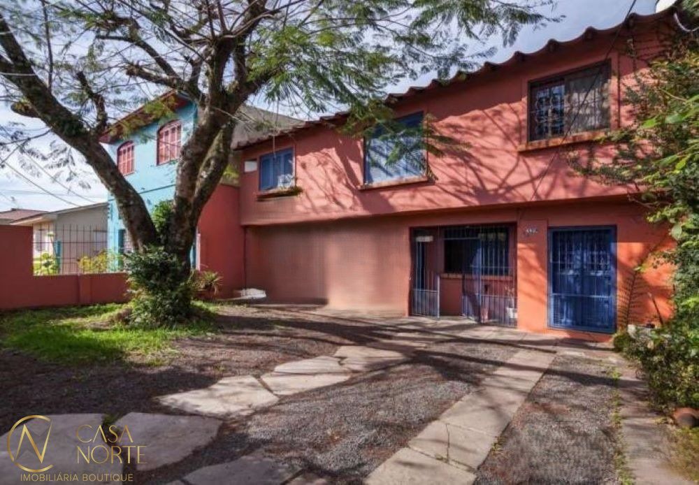Casa à venda com 4 quartos, 312m², 2 suítes, 4 vagas, Rua Franklin no bairro Jardim Sabará em Porto Alegre