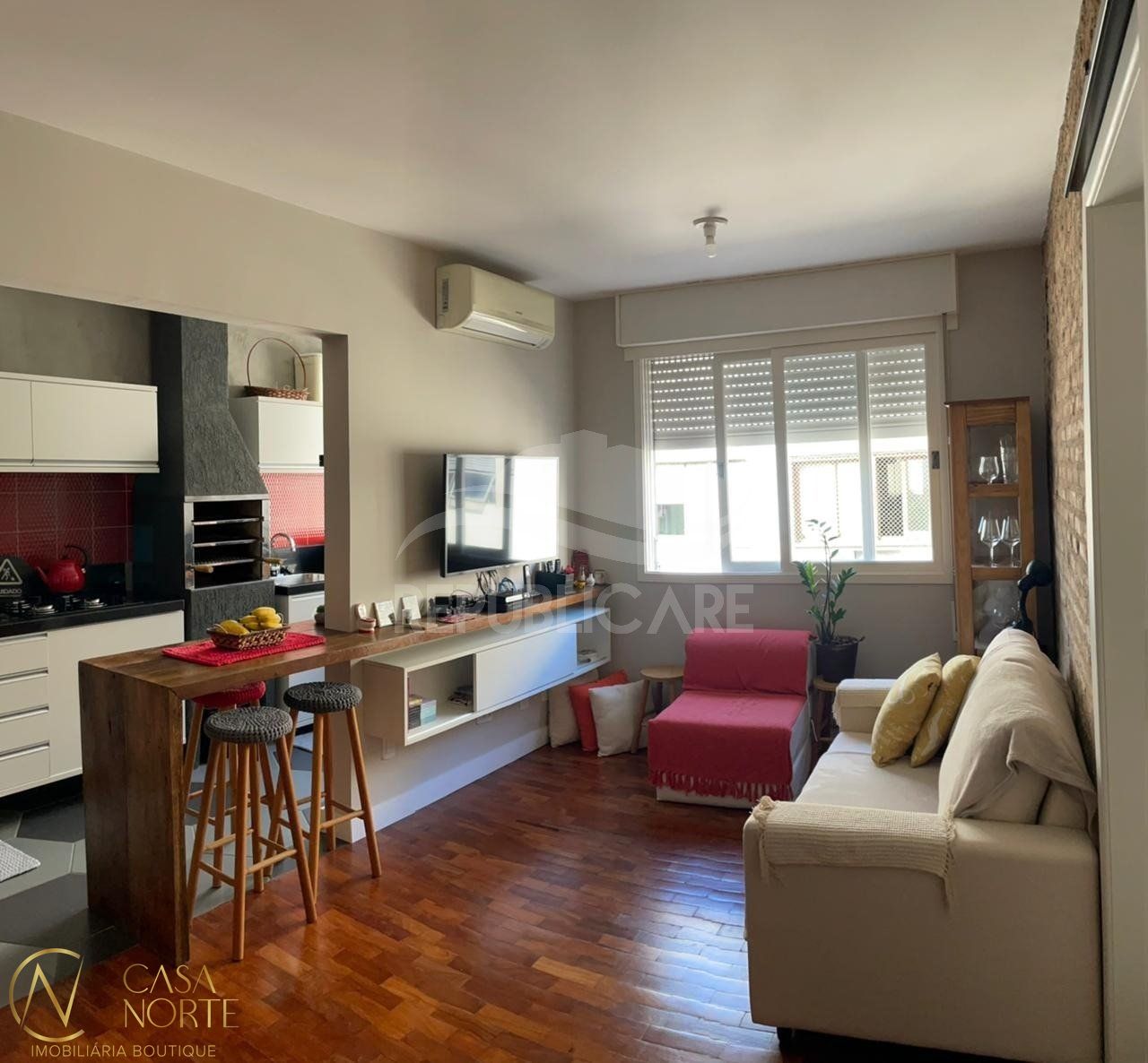 Apartamento à venda com 1 quarto, 38m², 1 suíte, 1 vaga, Avenida Alegrete no bairro Petrópolis em Porto Alegre