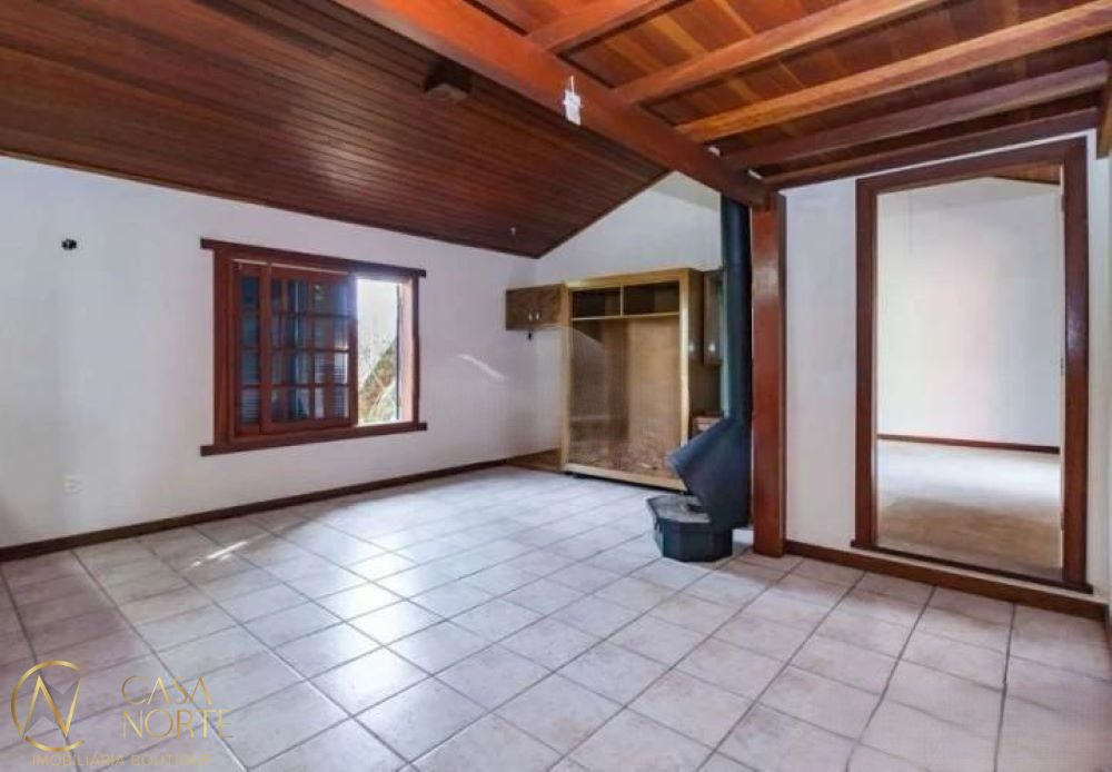 Casa à venda com 4 quartos, 312m², 2 suítes, 4 vagas, Rua Franklin no bairro Jardim Sabará em Porto Alegre