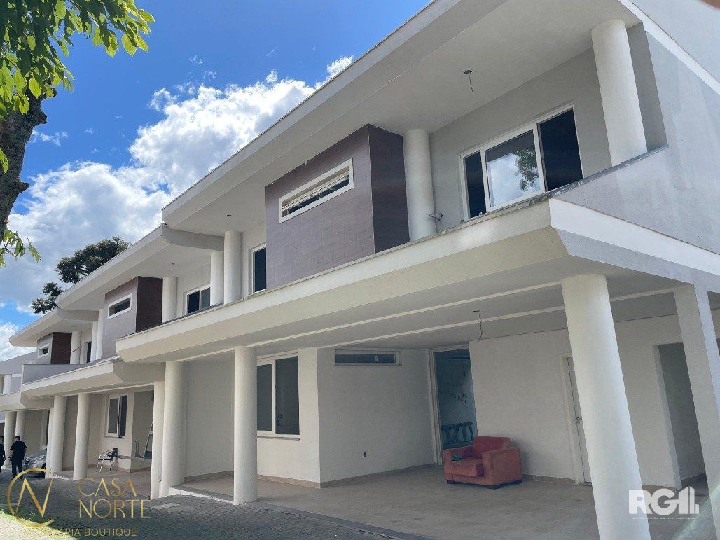 Casa de Condomínio à venda com 3 quartos, 205m², 1 suíte, 3 vagas, Avenida Coronel Marcos no bairro Pedra Redonda em Porto Alegre