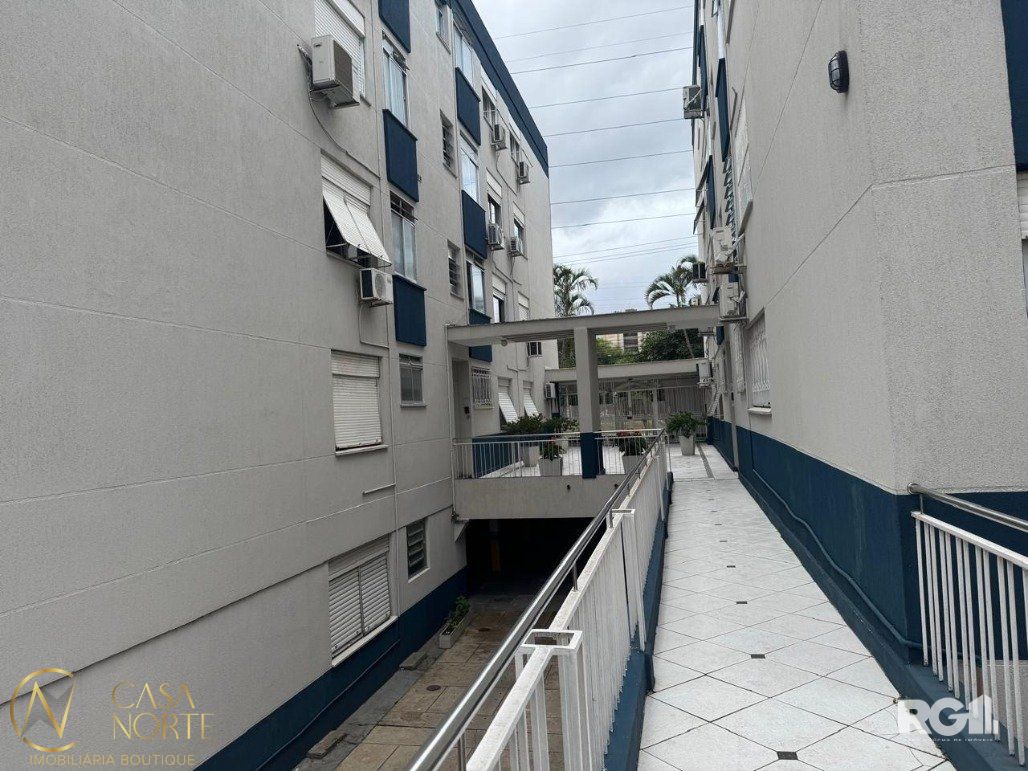 Apartamento à venda com 2 quartos, 58m², Avenida Ipiranga no bairro Azenha em Porto Alegre