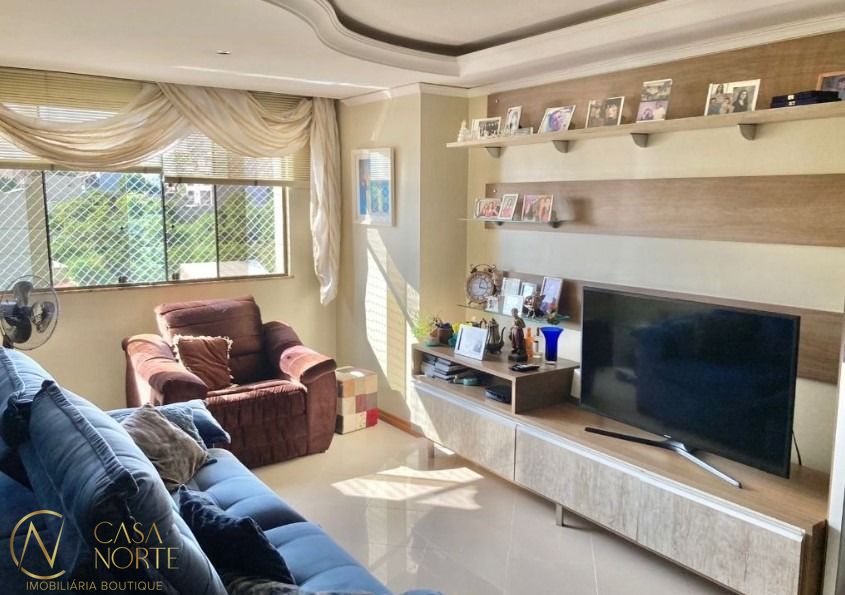 Cobertura à venda com 3 quartos, 148m², 1 suíte, 2 vagas, Rua Brito Peixoto no bairro Passo da Areia em Porto Alegre