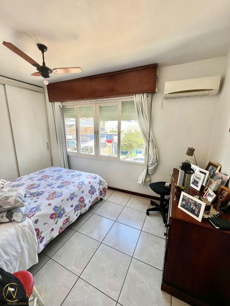 Apartamento à venda com 2 quartos, 57m², Avenida João Wallig no bairro Passo da Areia em Porto Alegre