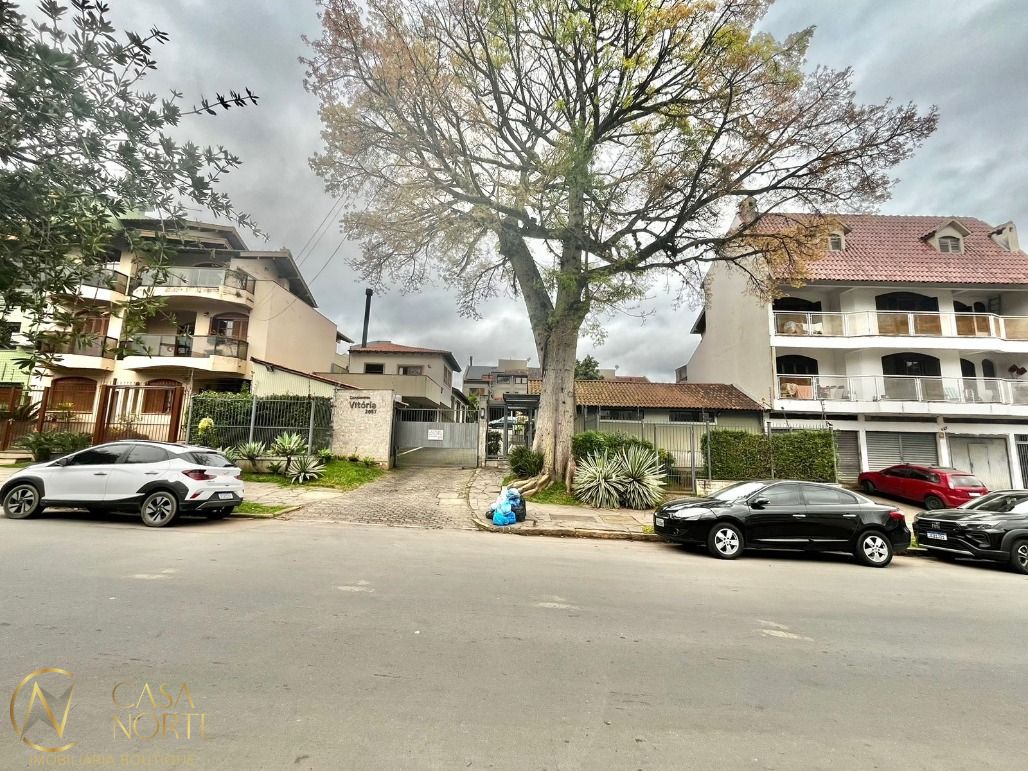 Casa de Condomínio à venda com 3 quartos, 172m², 1 suíte, 2 vagas, Rua Doutor Pereira Neto no bairro Tristeza em Porto Alegre