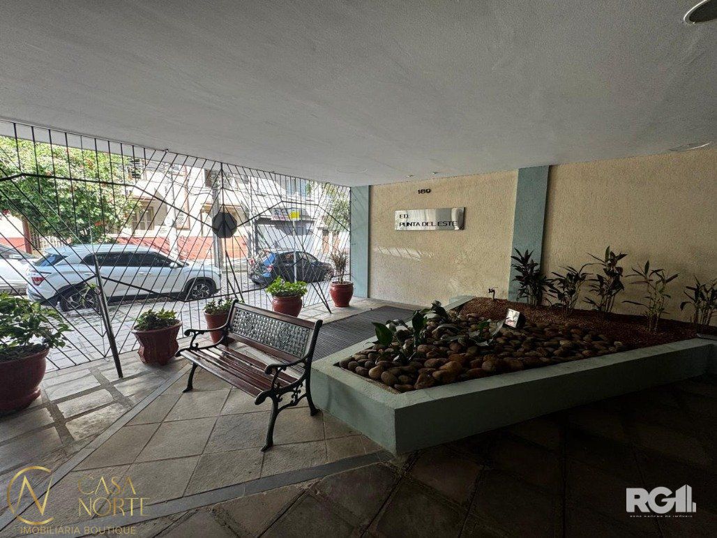 Cobertura à venda com 2 quartos, 75m², 2 suítes, Rua Vinte e Quatro de Maio no bairro Centro Histórico em Porto Alegre