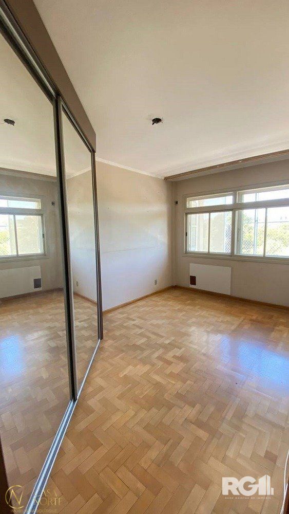 Apartamento à venda com 3 quartos, 160m², 1 vaga, Avenida João Pessoa no bairro Centro Histórico em Porto Alegre