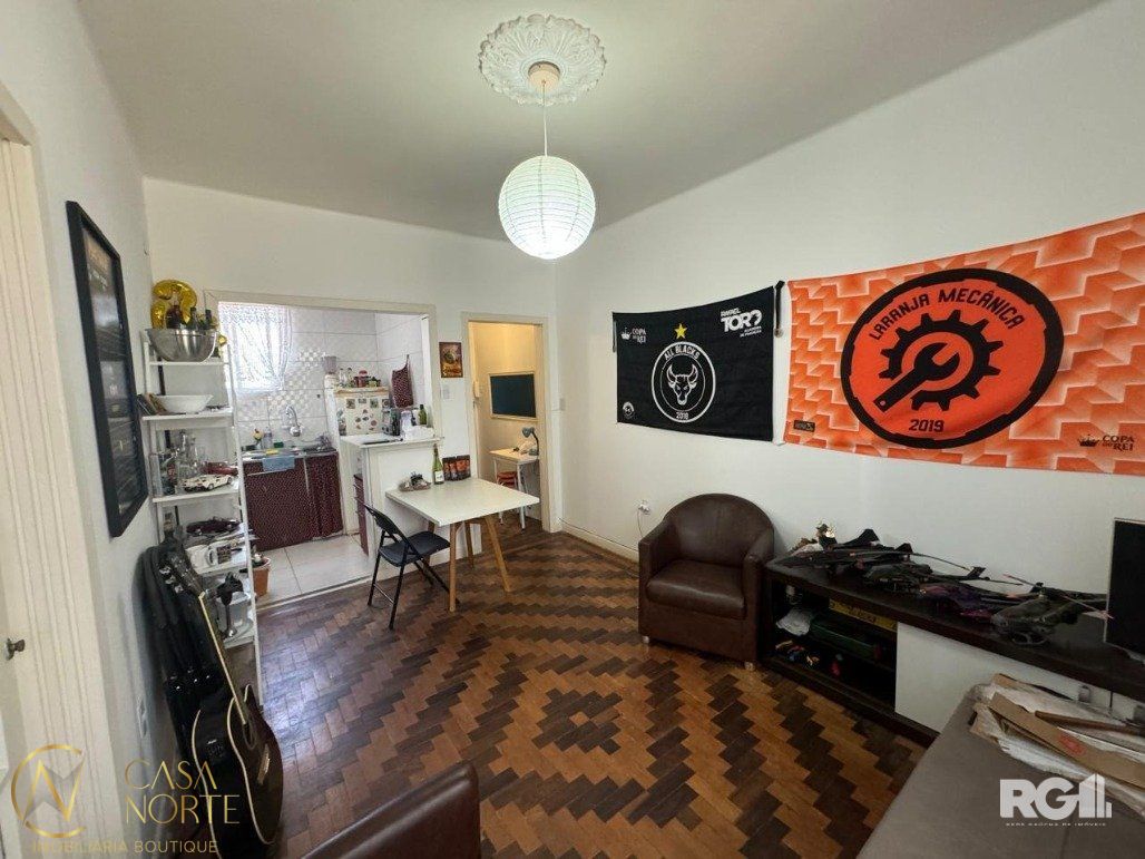 Apartamento à venda com 2 quartos, 70m², 1 suíte, Rua Riachuelo no bairro Centro Histórico em Porto Alegre