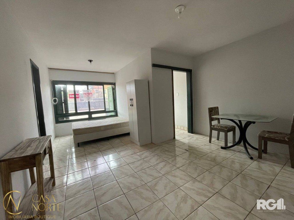 Kitnet à venda com 1 quarto, 26m², Rua Hoffmann no bairro Floresta em Porto Alegre
