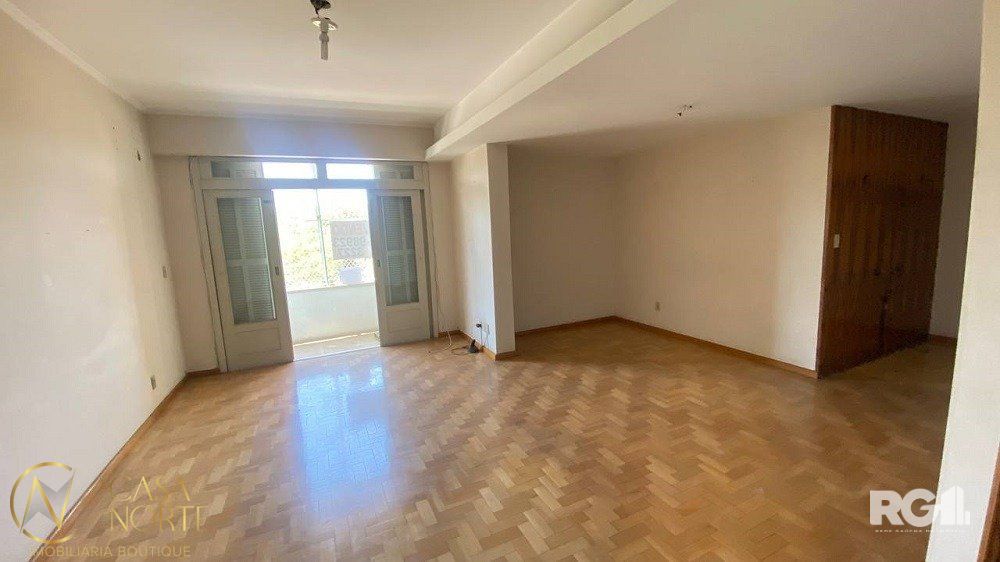 Apartamento à venda com 3 quartos, 160m², 1 vaga, Avenida João Pessoa no bairro Centro Histórico em Porto Alegre