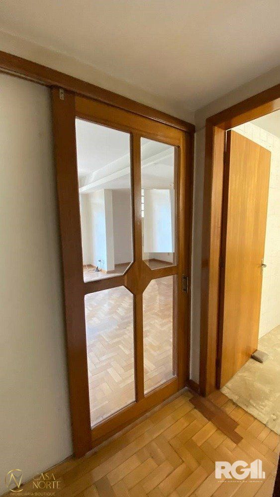 Apartamento à venda com 3 quartos, 160m², 1 vaga, Avenida João Pessoa no bairro Centro Histórico em Porto Alegre