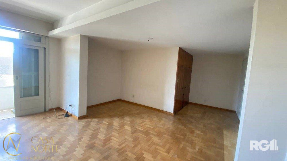 Apartamento à venda com 3 quartos, 160m², 1 vaga, Avenida João Pessoa no bairro Centro Histórico em Porto Alegre