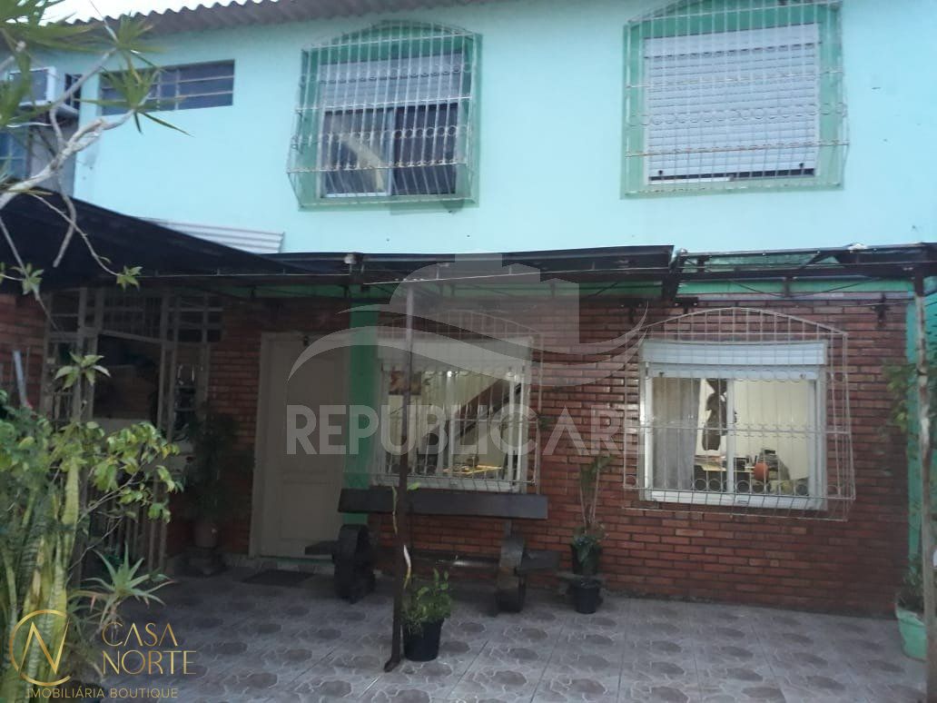 Casa à venda com 3 quartos, 250m², 1 suíte, 3 vagas, Avenida Assis Brasil no bairro Passo da Areia em Porto Alegre
