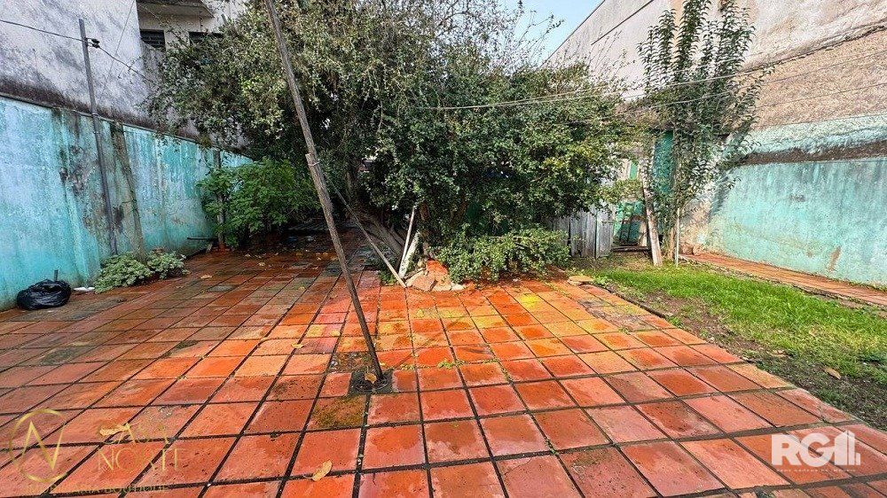 Terreno à venda  com 301m², Travessa Serafim Terra no bairro Jardim  Botânico em Porto Alegre