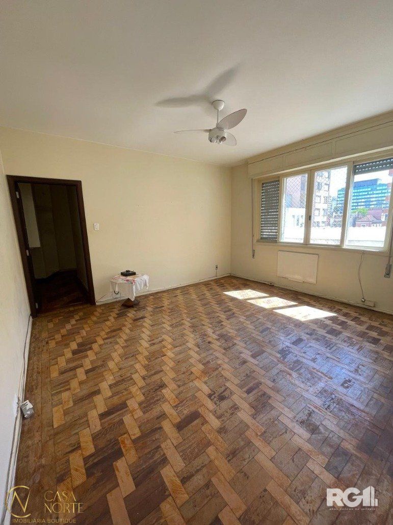 Apartamento à venda com 3 quartos, 100m², 1 vaga, Rua Jerônimo Coelho no bairro Centro Histórico em Porto Alegre