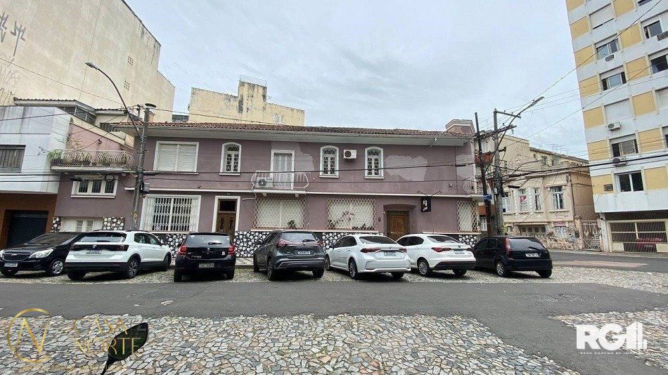 Casa à venda com 4 quartos, 274m², 2 suítes, 1 vaga, Travessa Comendador Batista no bairro Cidade Baixa em Porto Alegre