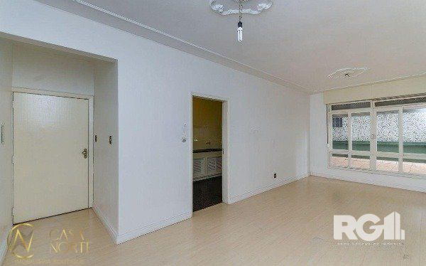 Apartamento à venda com 3 quartos, 103m², 1 suíte, 1 vaga, Avenida Protásio Alves no bairro Rio Branco em Porto Alegre