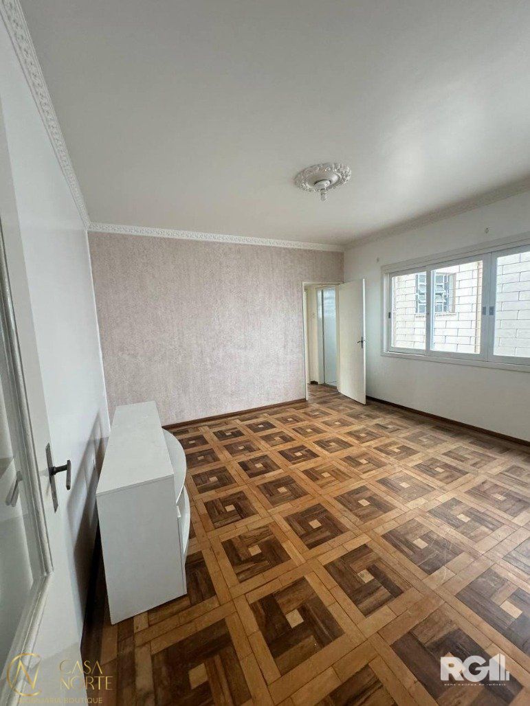 Apartamento à venda com 2 quartos, 55m², Avenida Venâncio Aires no bairro Santana em Porto Alegre