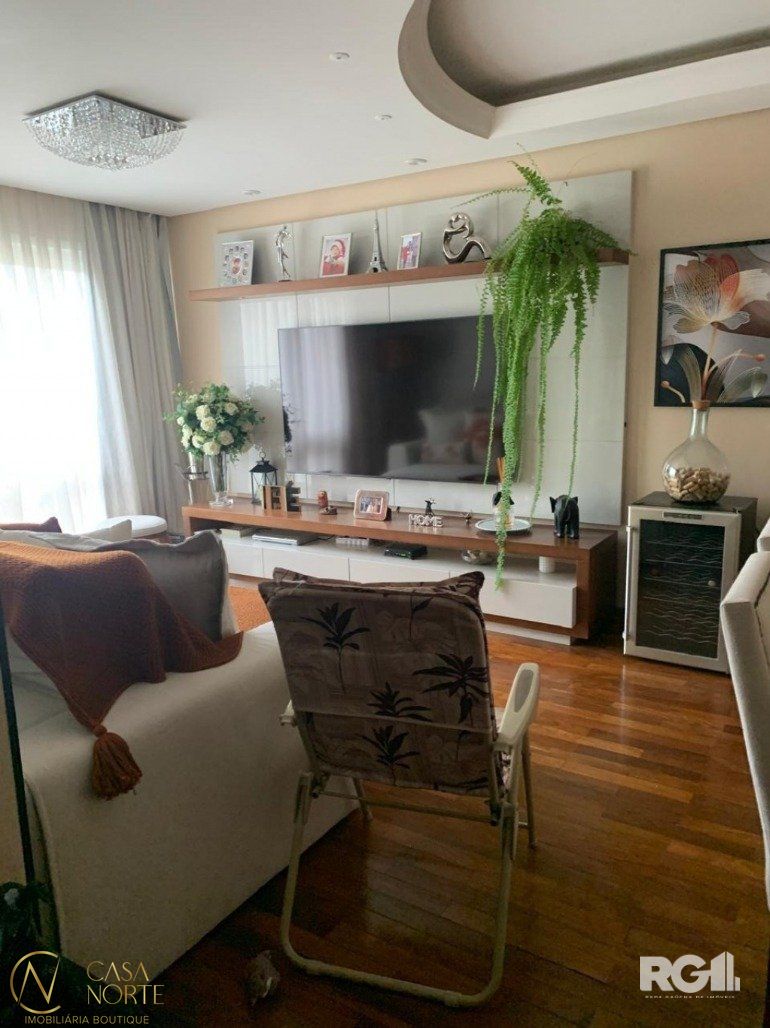Apartamento à venda com 3 quartos, 98m², 1 vaga, Avenida Teixeira Mendes no bairro Chácara das Pedras em Porto Alegre