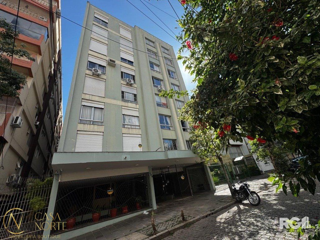 Cobertura à venda com 2 quartos, 75m², 2 suítes, Rua Vinte e Quatro de Maio no bairro Centro Histórico em Porto Alegre