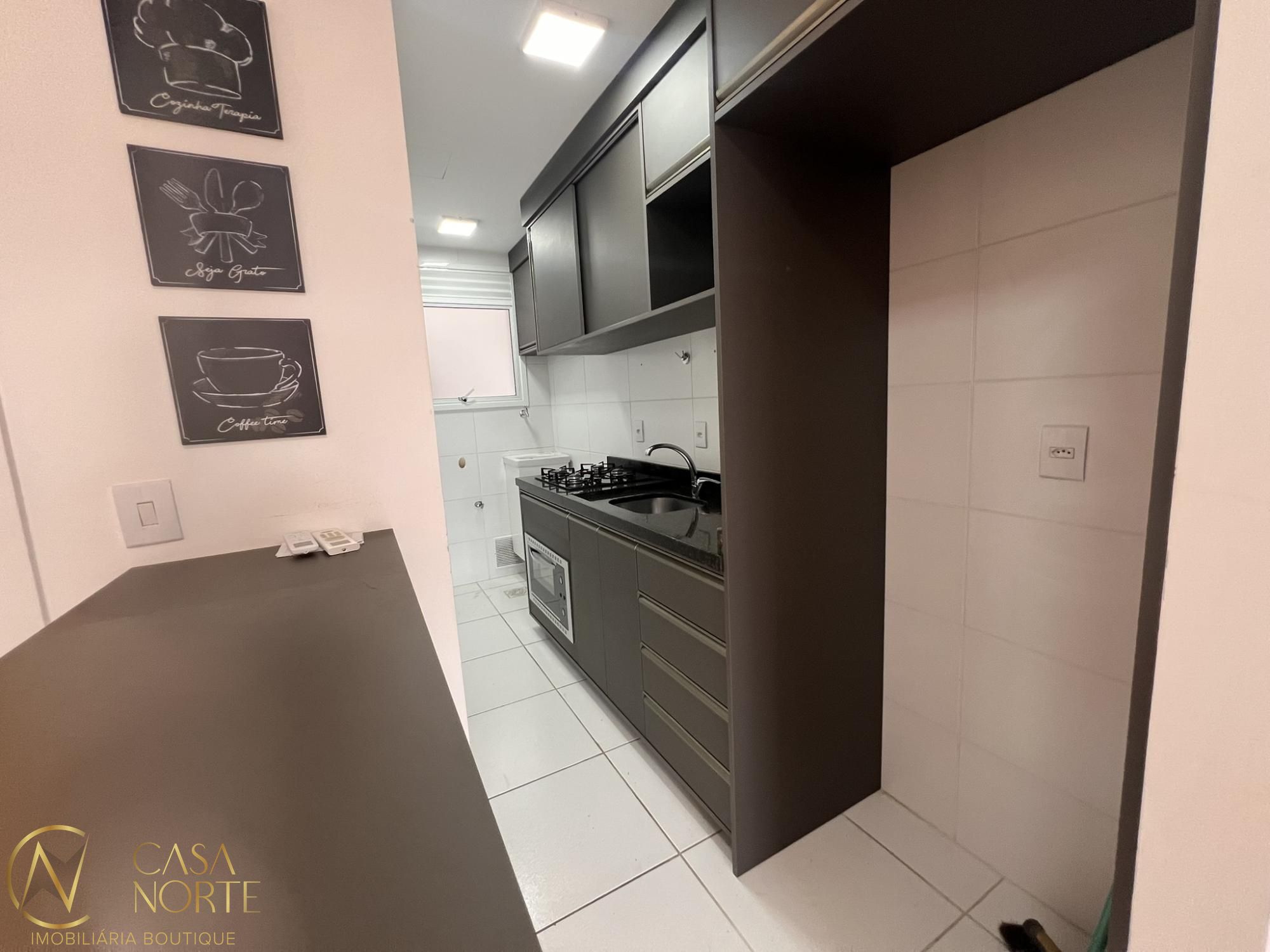 Apartamento à venda com 2 quartos, 53m², 1 suíte, 1 vaga, Avenida Cristóvão Colombo no bairro Floresta em Porto Alegre