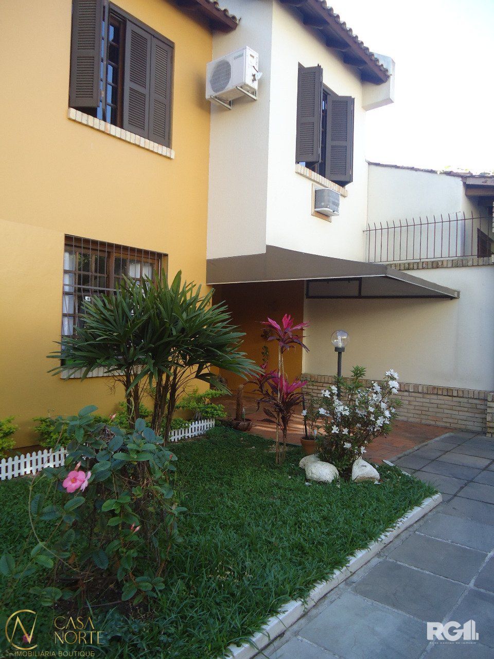 Casa de Condomínio à venda com 3 quartos, 120m², 1 suíte, 1 vaga, Rua Dona Zulmira no bairro Cavalhada em Porto Alegre