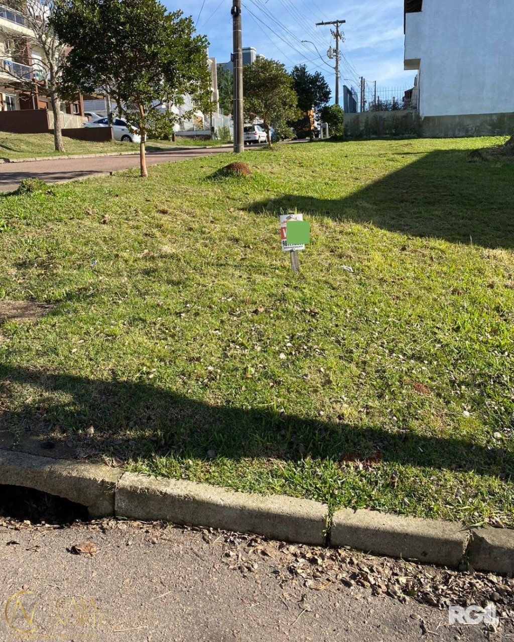 Terreno à venda  com 210m², Avenida Altos do Santa Rita no bairro Aberta dos Morros em Porto Alegre