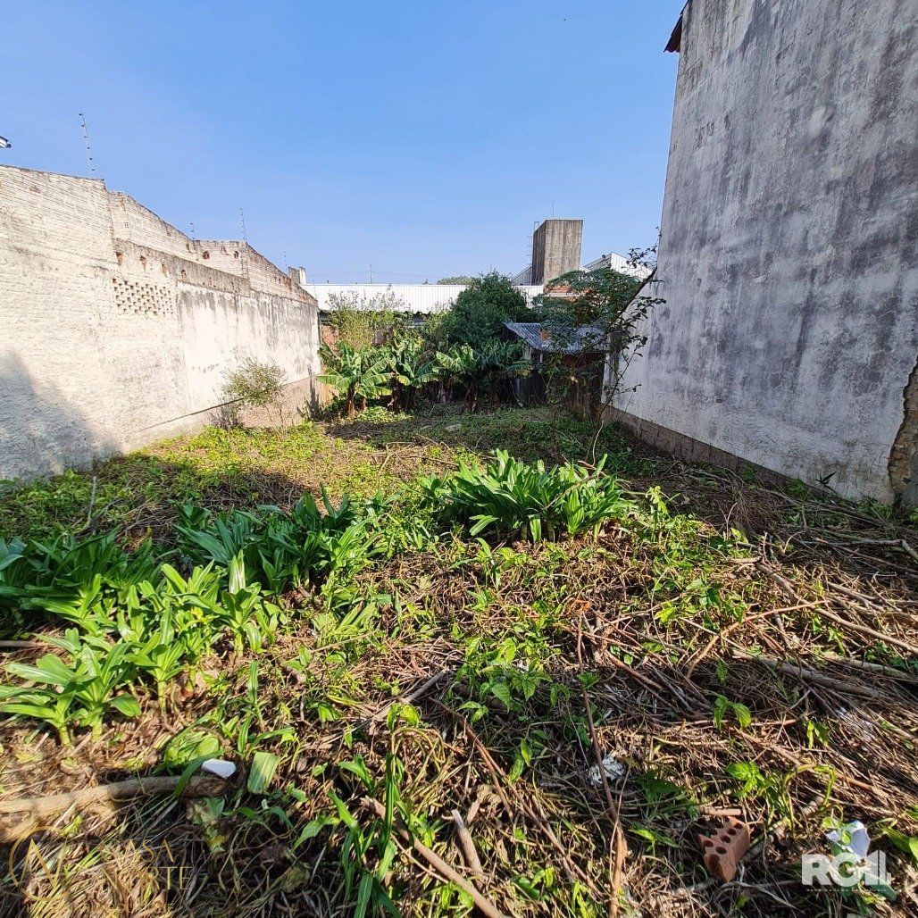 Terreno à venda  com 329m², Rua Oito de Julho no bairro Jardim  Botânico em Porto Alegre