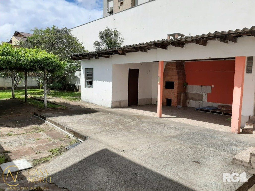 Terreno à venda  com 471m², Rua Veríssimo Rosa - Até 499/500 no bairro Partenon em Porto Alegre
