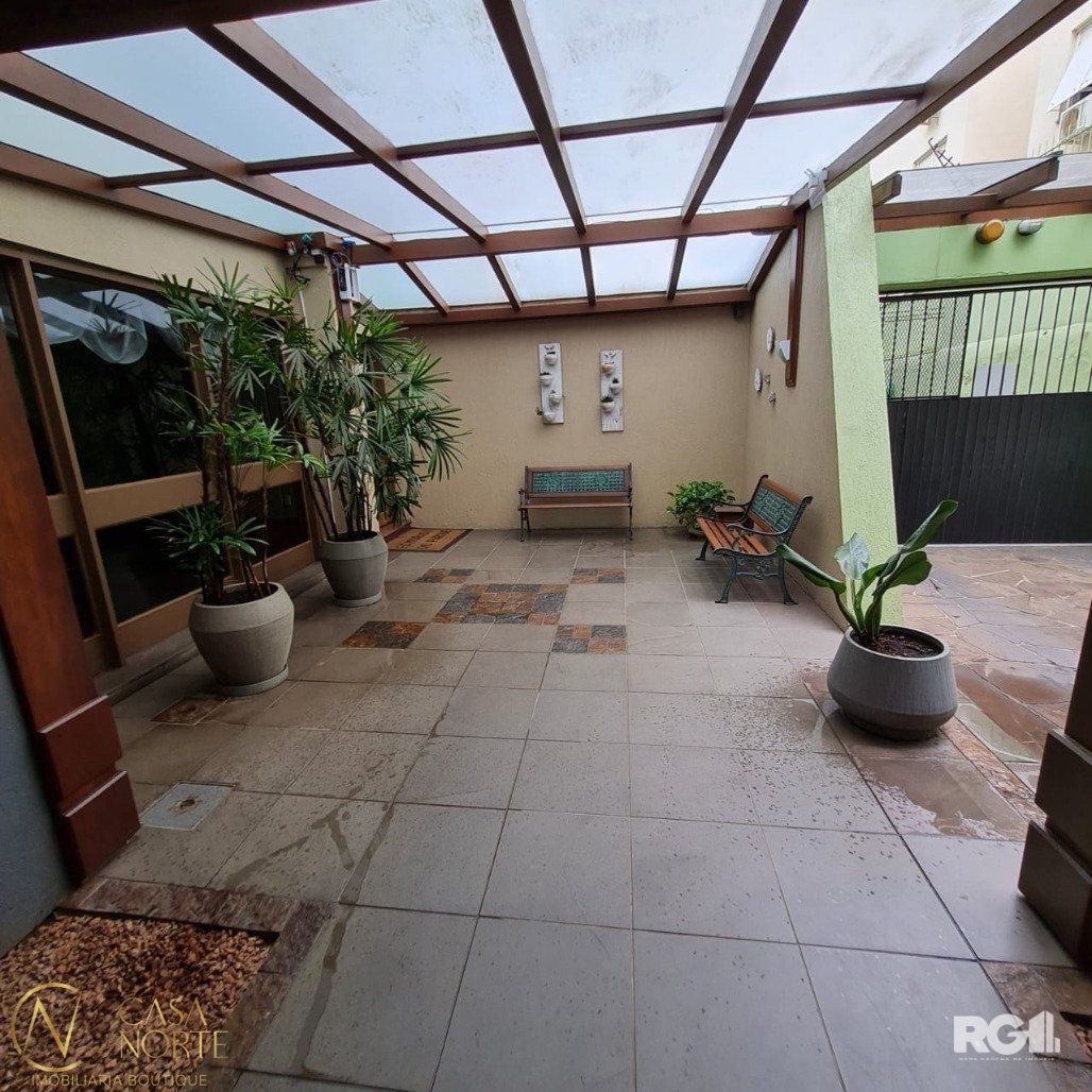 Cobertura à venda com 2 quartos, 124m², 1 vaga, Avenida Padre Cacique no bairro Praia de Belas em Porto Alegre