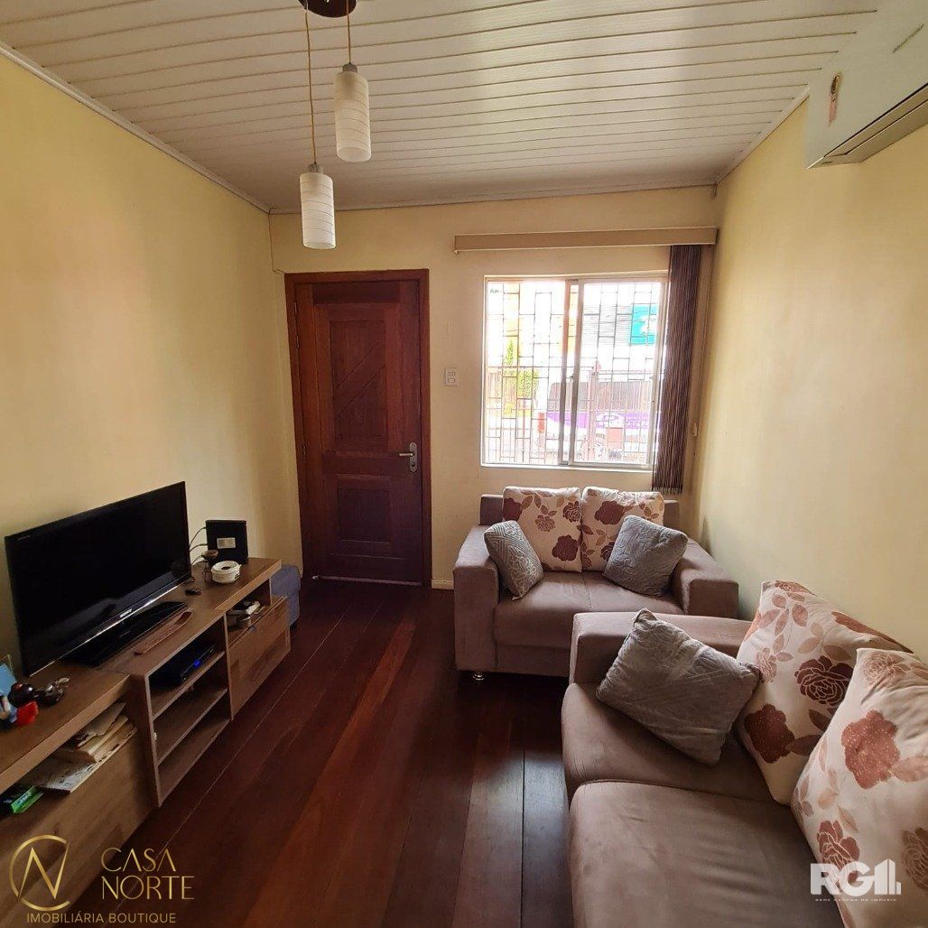 Casa à venda com 2 quartos, 200m², 2 vagas, Rua Barão do Amazonas no bairro Jardim  Botânico em Porto Alegre