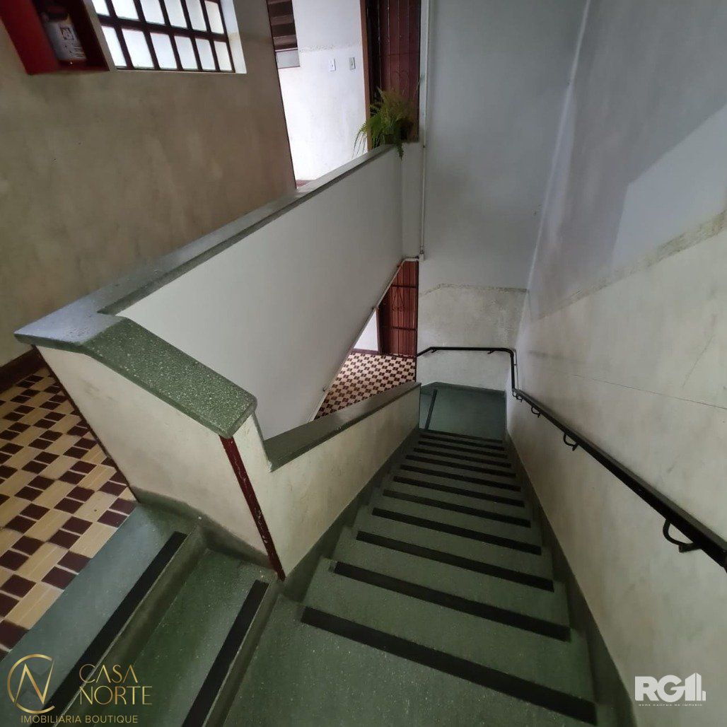 Kitnet à venda , 24m², Rua Doutor Voltaire Pires no bairro Santo Antônio em Porto Alegre