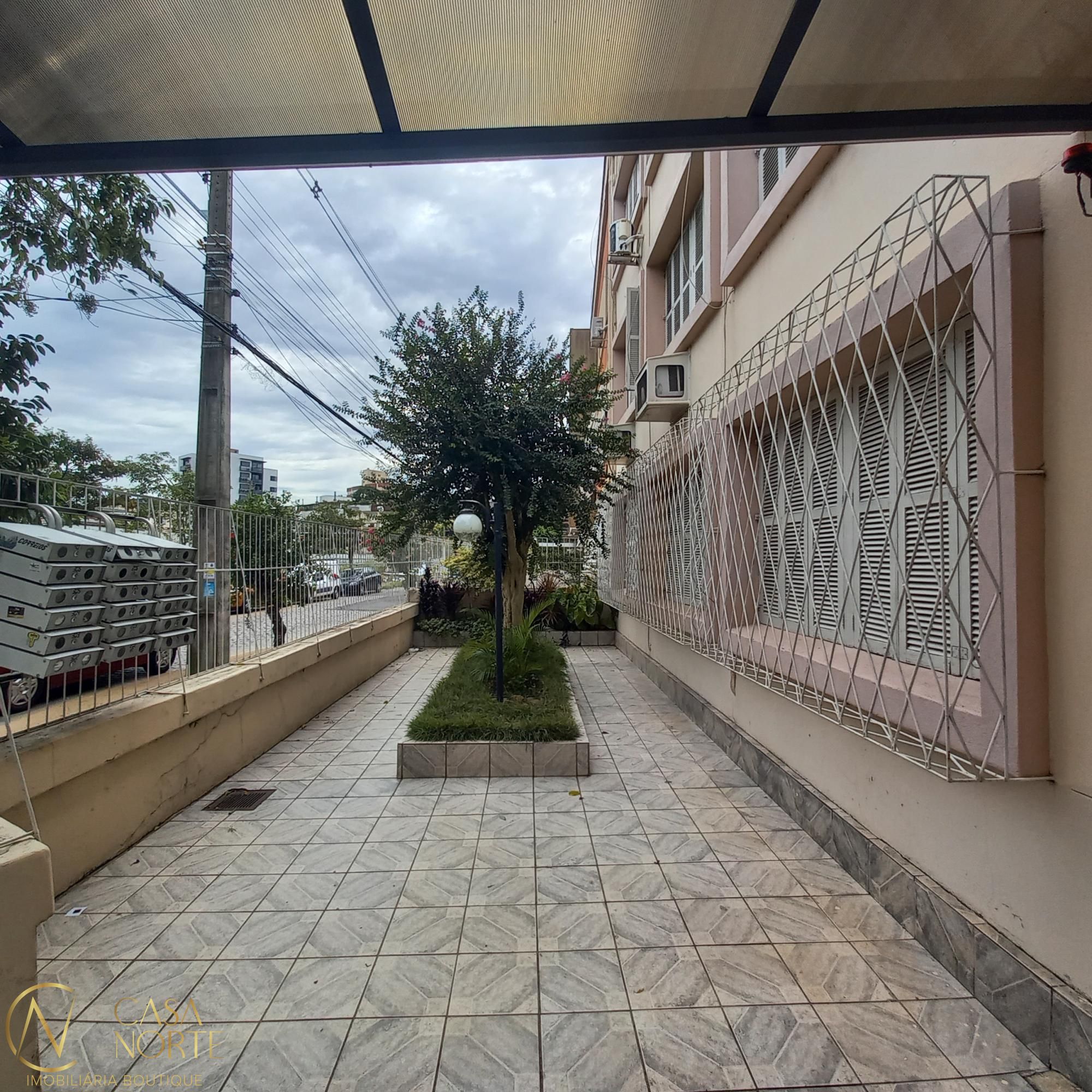 Kitnet à venda com 1 quarto, 33m², Rua Doutor Voltaire Pires no bairro Santo Antônio em Porto Alegre